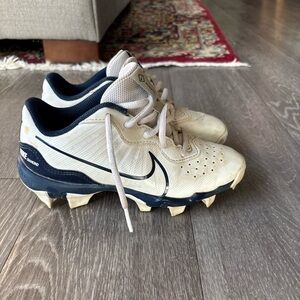 Nike Kids Baseball Cleats Cream and Navy
